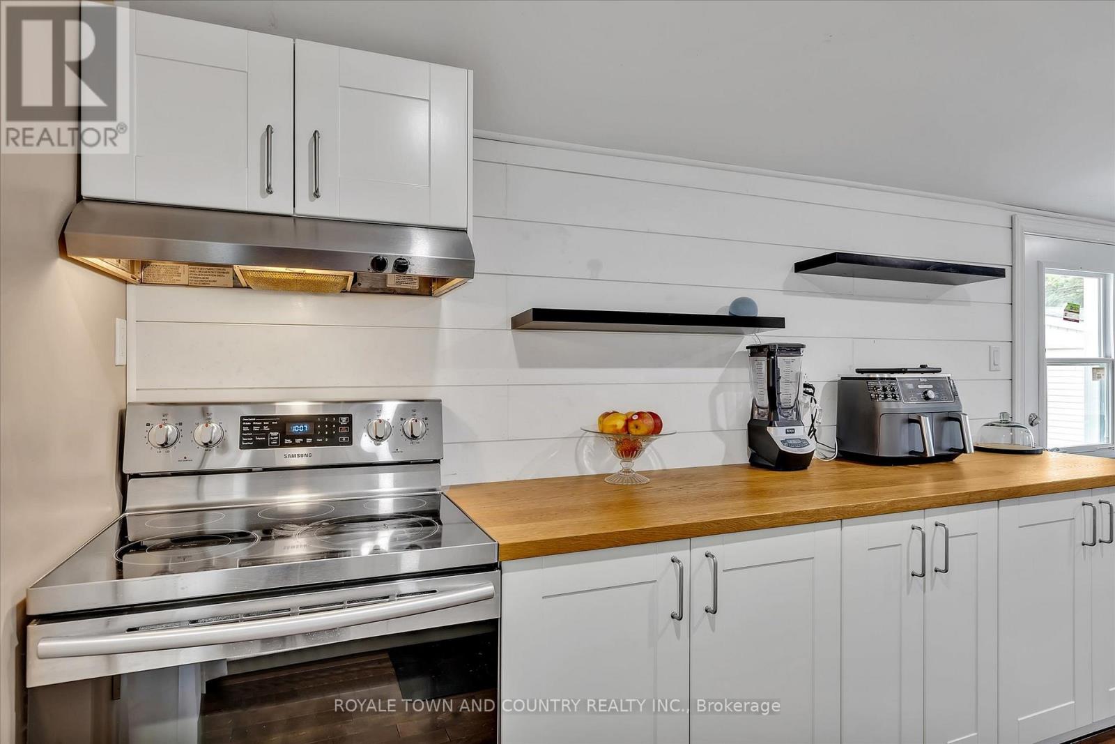 13 Bertie Street, Kawartha Lakes (Lindsay), Ontario  K9V 1N9 - Photo 10 - X12254325