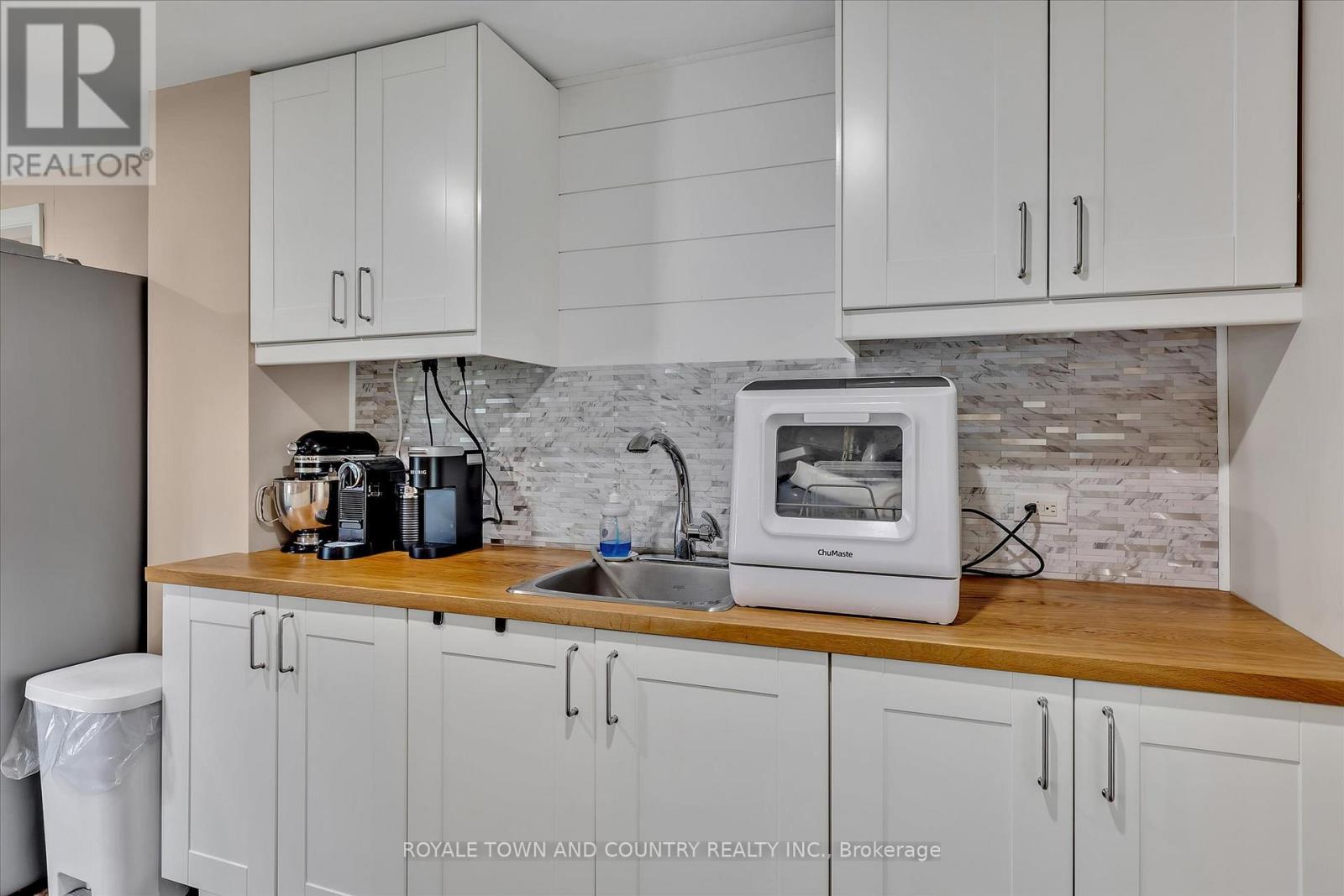 13 Bertie Street, Kawartha Lakes (Lindsay), Ontario  K9V 1N9 - Photo 12 - X12254325