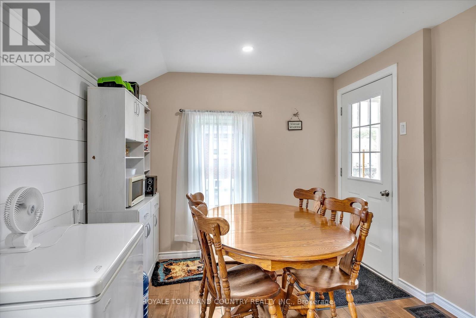 13 Bertie Street, Kawartha Lakes (Lindsay), Ontario  K9V 1N9 - Photo 13 - X12254325