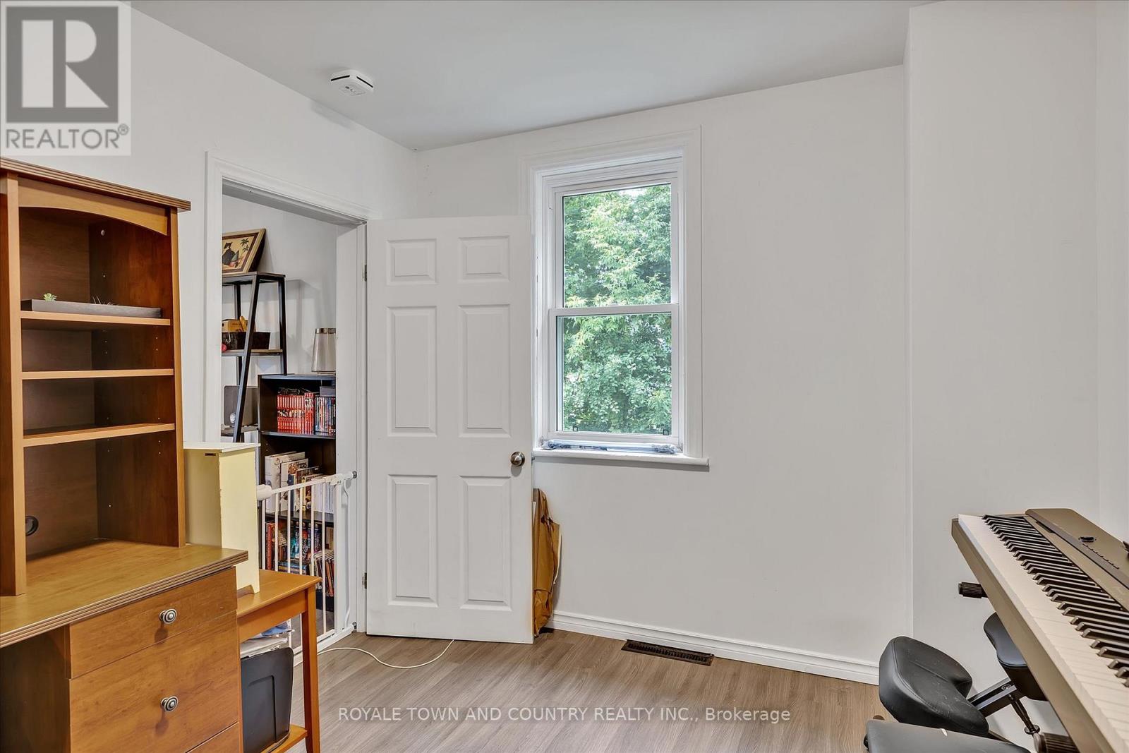 13 Bertie Street, Kawartha Lakes (Lindsay), Ontario  K9V 1N9 - Photo 16 - X12254325