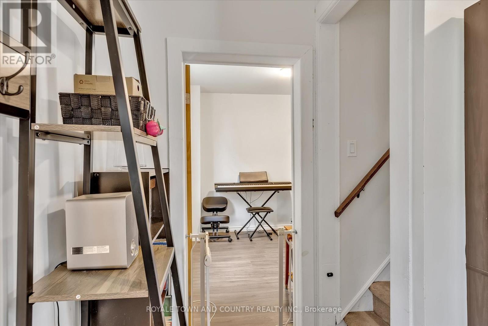 13 Bertie Street, Kawartha Lakes (Lindsay), Ontario  K9V 1N9 - Photo 18 - X12254325