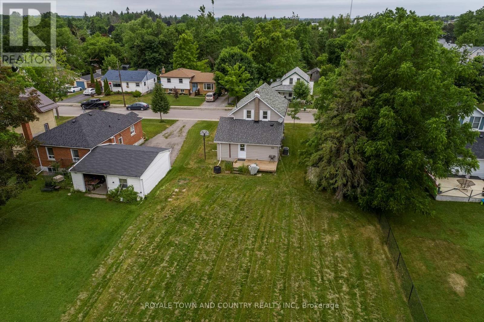 13 Bertie Street, Kawartha Lakes (Lindsay), Ontario  K9V 1N9 - Photo 37 - X12254325