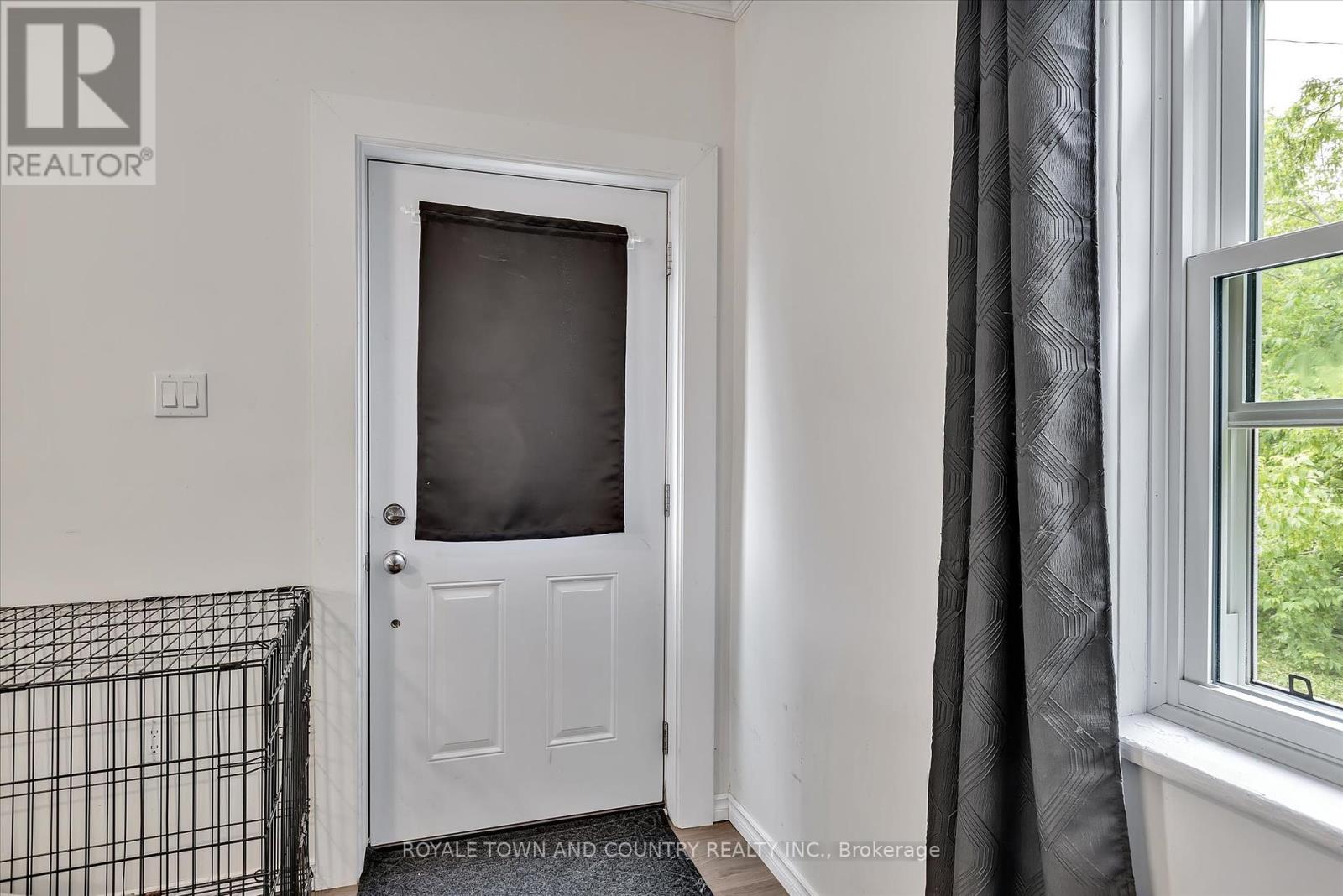 13 Bertie Street, Kawartha Lakes (Lindsay), Ontario  K9V 1N9 - Photo 4 - X12254325