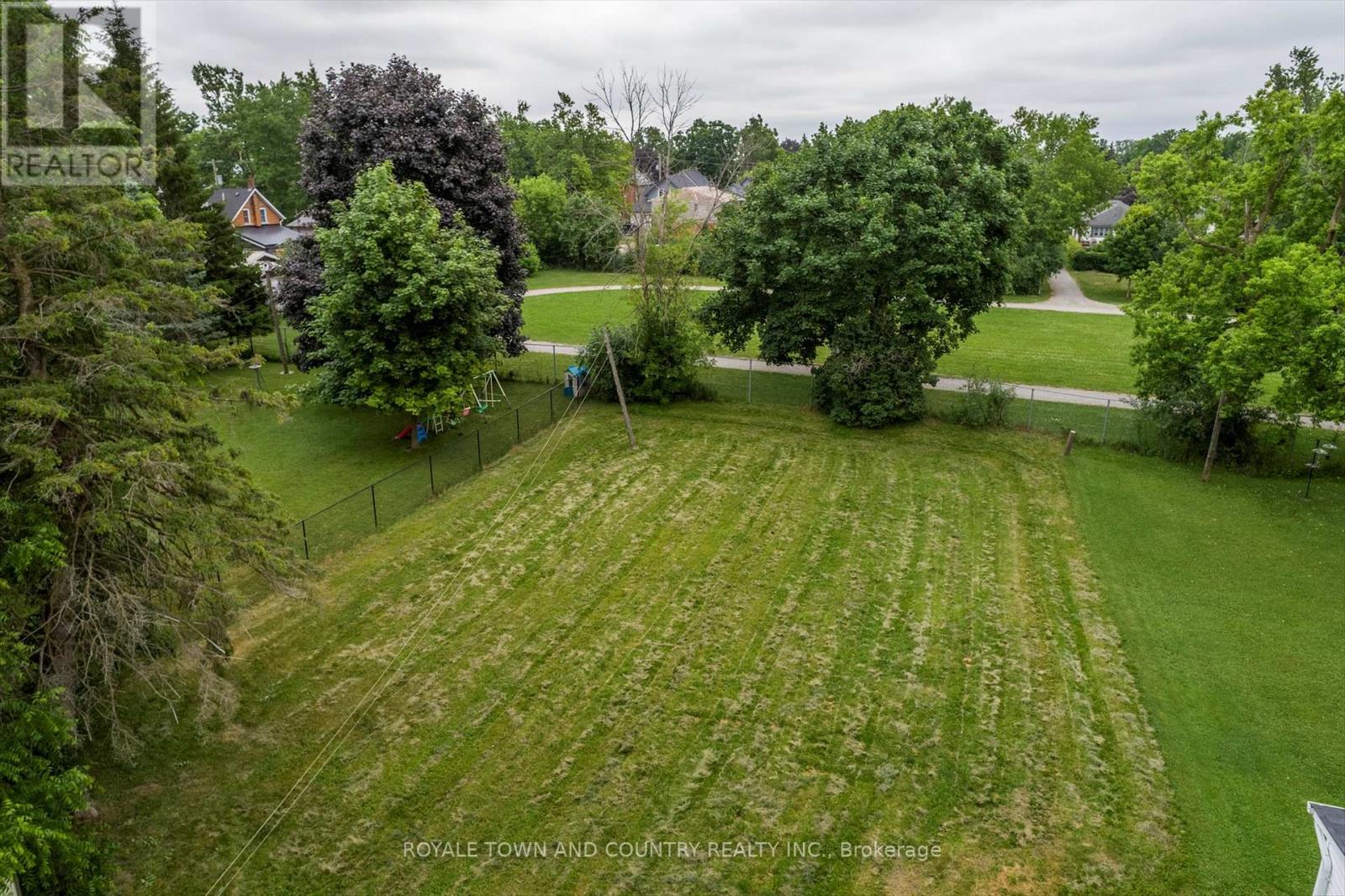 13 Bertie Street, Kawartha Lakes (Lindsay), Ontario  K9V 1N9 - Photo 40 - X12254325