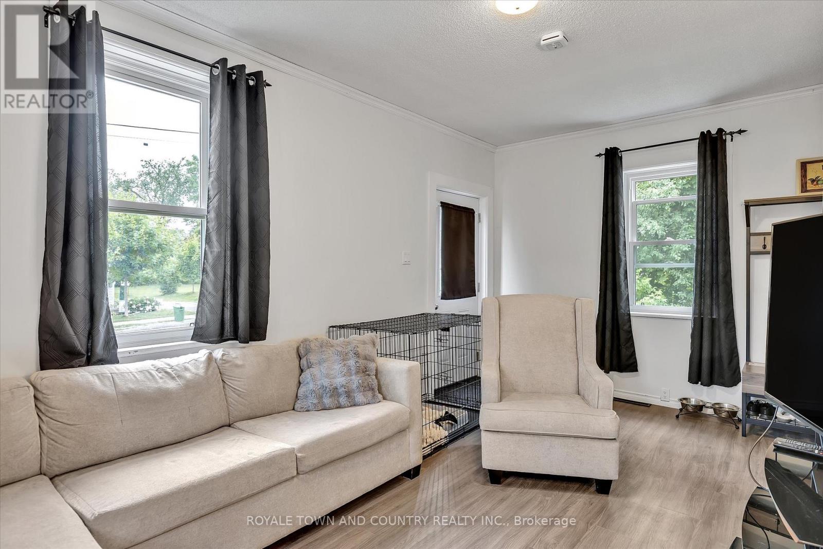 13 Bertie Street, Kawartha Lakes (Lindsay), Ontario  K9V 1N9 - Photo 7 - X12254325