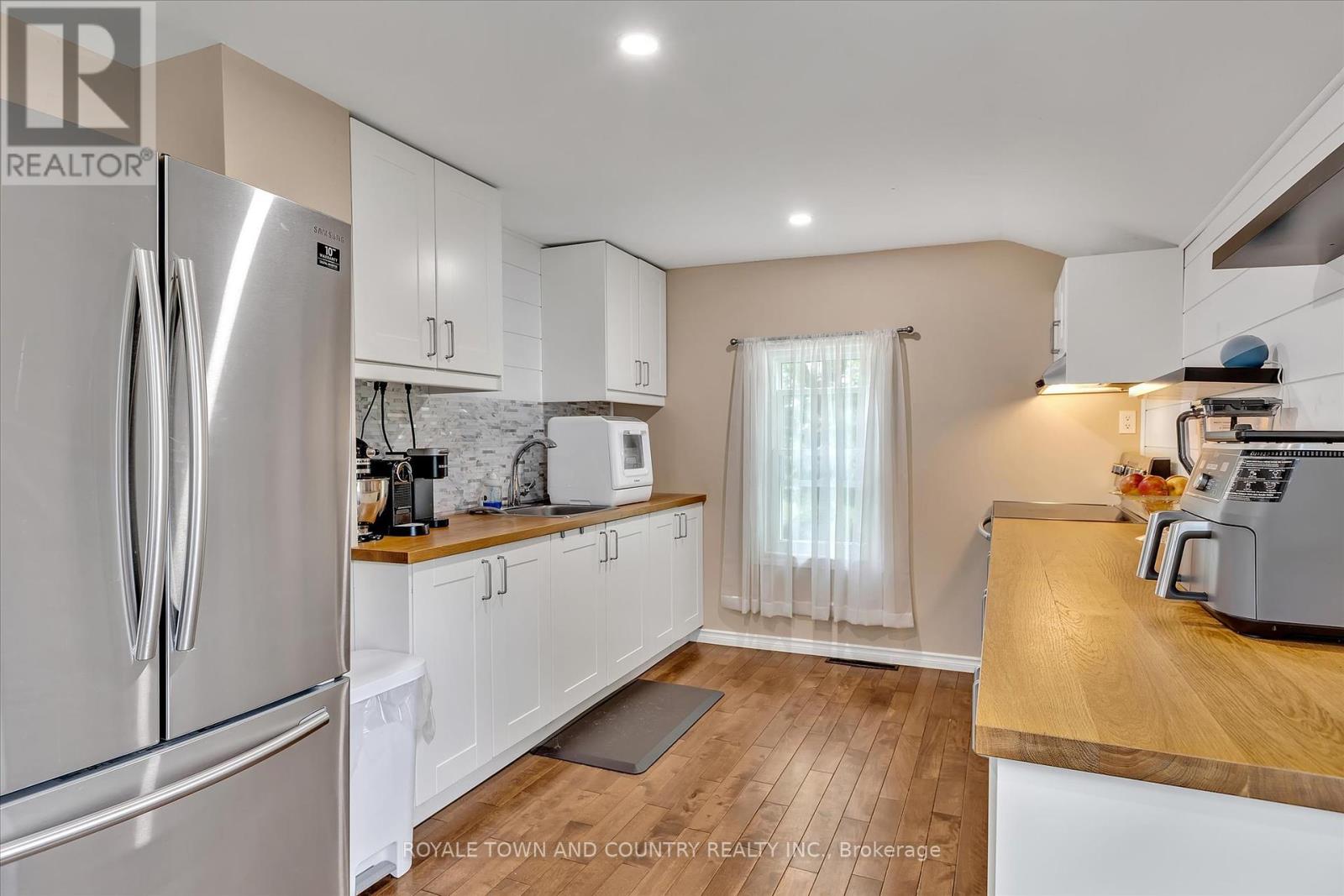 13 Bertie Street, Kawartha Lakes (Lindsay), Ontario  K9V 1N9 - Photo 8 - X12254325