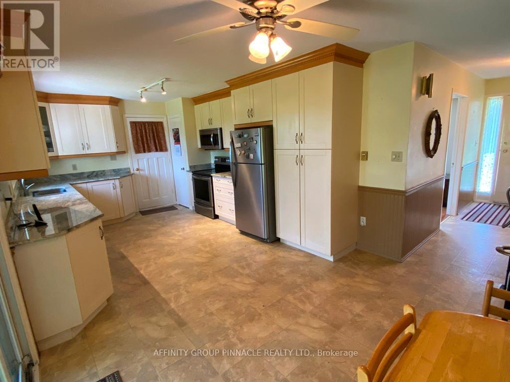 401 Cheese Factory Road, Kawartha Lakes (Lindsay), Ontario  K9V 4R3 - Photo 11 - X12255075