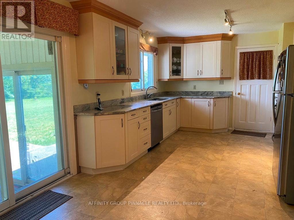 401 Cheese Factory Road, Kawartha Lakes (Lindsay), Ontario  K9V 4R3 - Photo 6 - X12255075