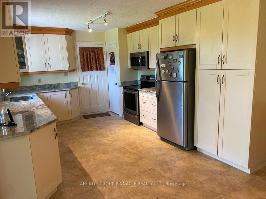 401 Cheese Factory Road, Kawartha Lakes (Lindsay), Ontario  K9V 4R3 - Photo 8 - X12255075