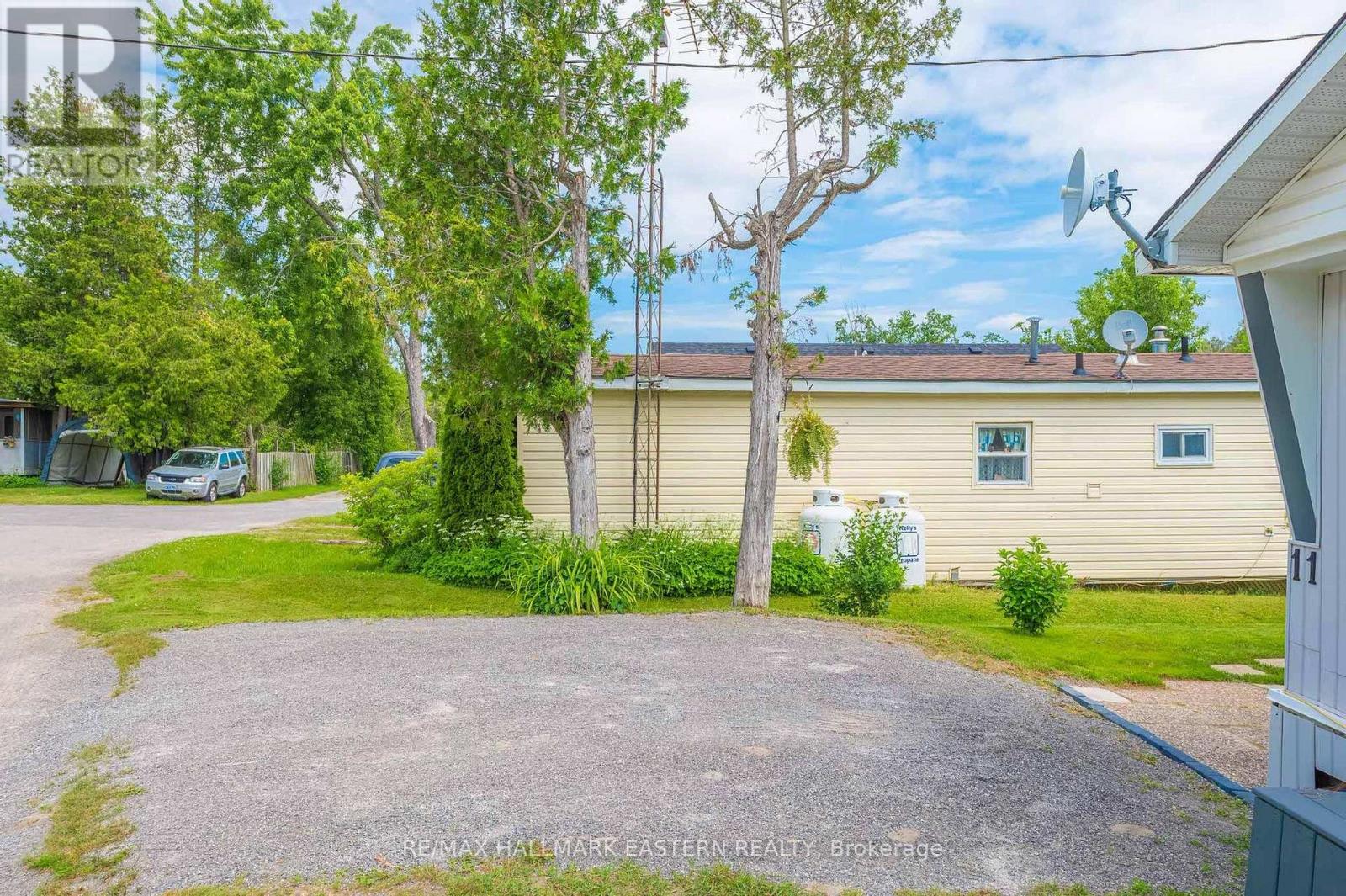 11 - 1093 County Rd 28, Otonabee-South Monaghan, Ontario  K9J 6Y3 - Photo 4 - X12255272