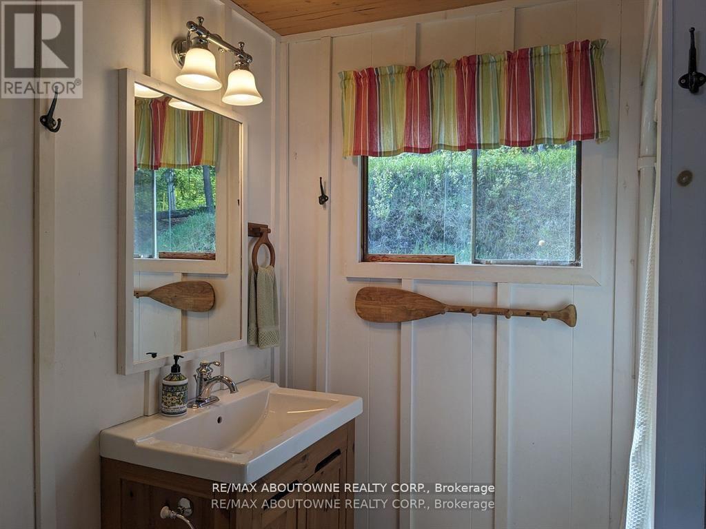 623 Weslemkoon Lake, Addington Highlands (Addington Highlands), Ontario  K0L 1W0 - Photo 11 - X12255378