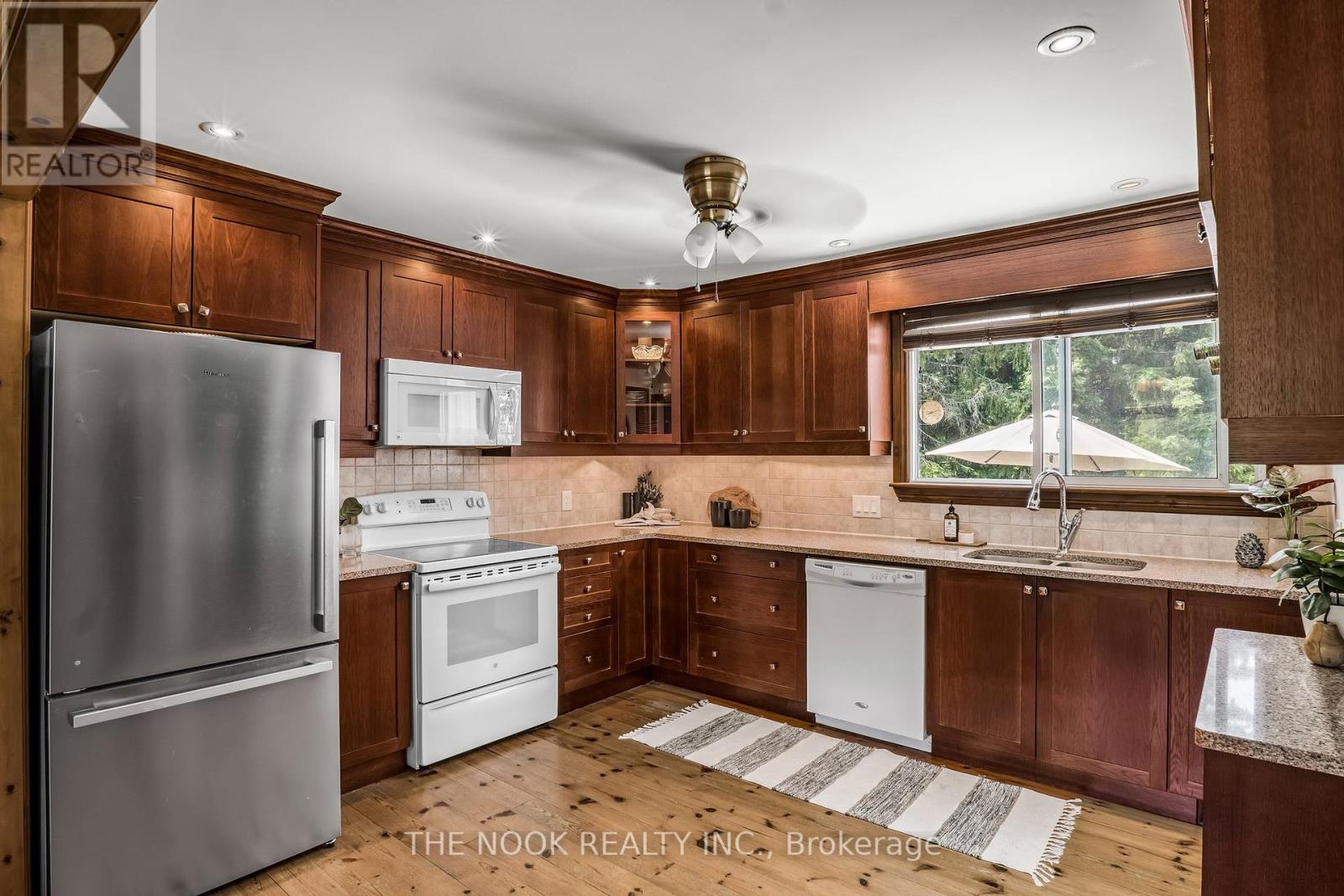 201 Ski Hill Road, Kawartha Lakes (Manvers), Ontario  L0A 1A0 - Photo 10 - X12255968