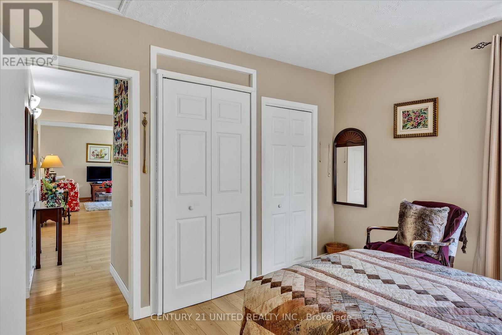 236 Lee Street, Peterborough North (South), Ontario  K9H 5P1 - Photo 13 - X12256031