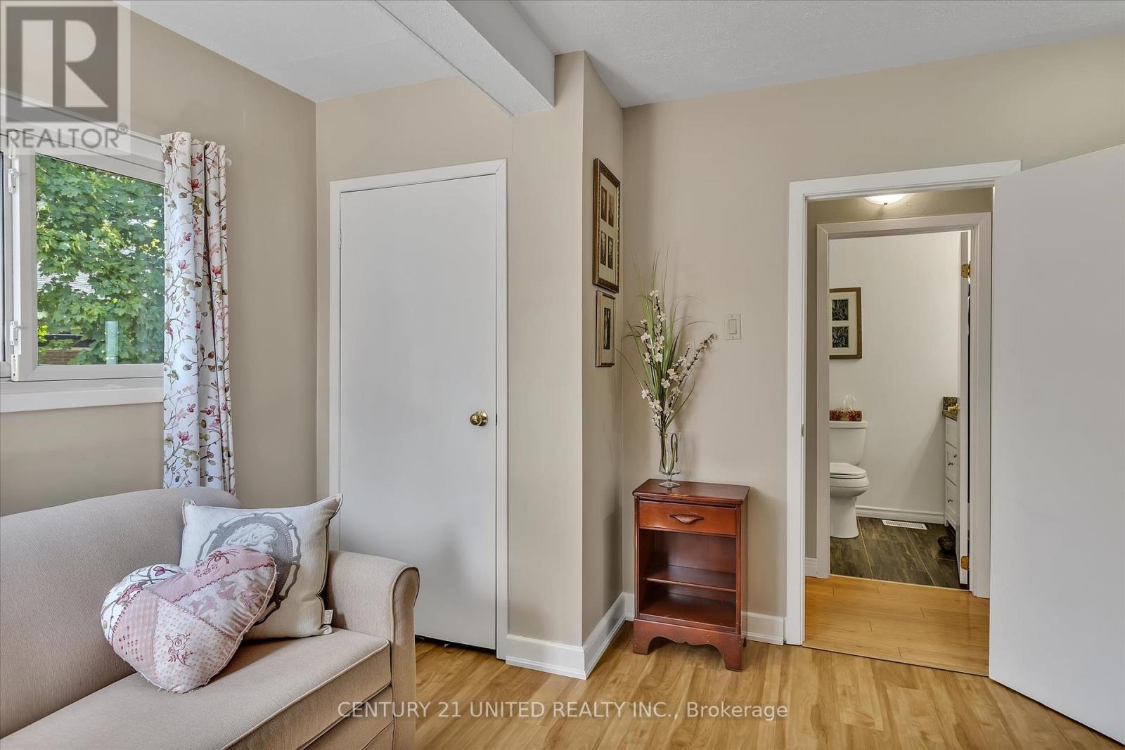 236 Lee Street, Peterborough North (South), Ontario  K9H 5P1 - Photo 15 - X12256031