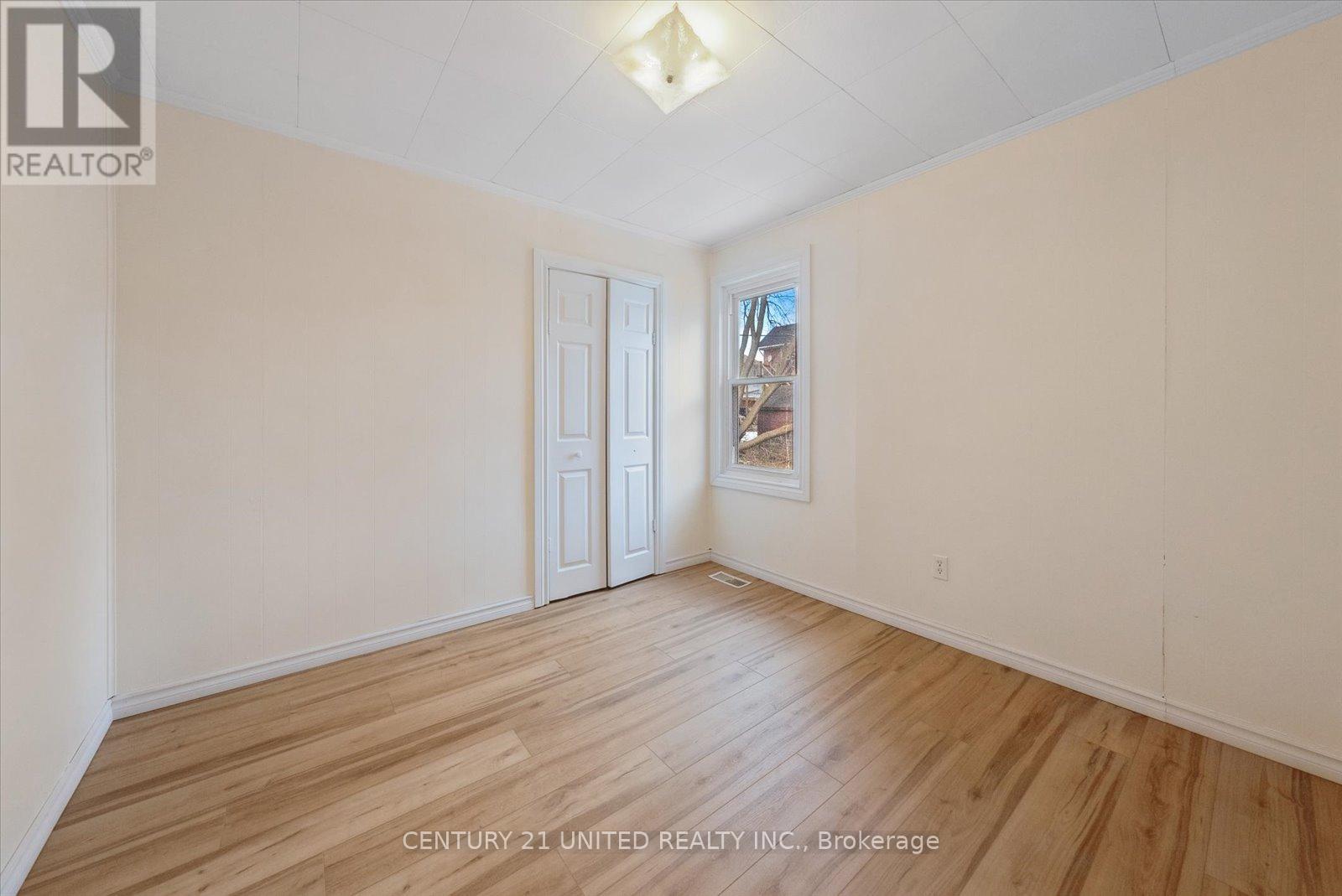 187 Stewart Street, Peterborough Central (South), Ontario  K9J 3M4 - Photo 17 - X12256078
