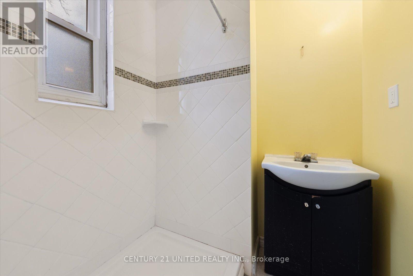 187 Stewart Street, Peterborough Central (South), Ontario  K9J 3M4 - Photo 20 - X12256078