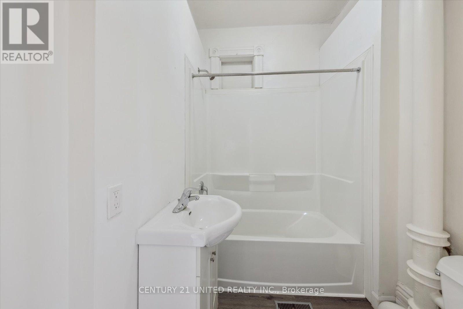 187 Stewart Street, Peterborough Central (South), Ontario  K9J 3M4 - Photo 29 - X12256078