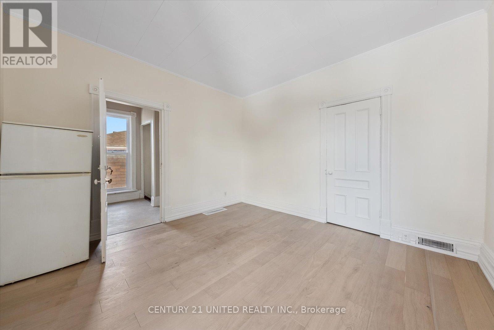 187 Stewart Street, Peterborough Central (South), Ontario  K9J 3M4 - Photo 31 - X12256078