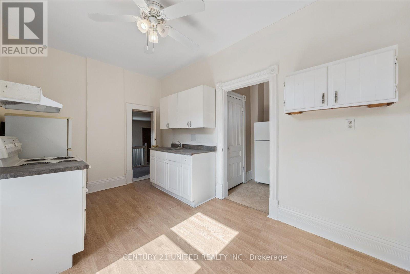 187 Stewart Street, Peterborough Central (South), Ontario  K9J 3M4 - Photo 33 - X12256078