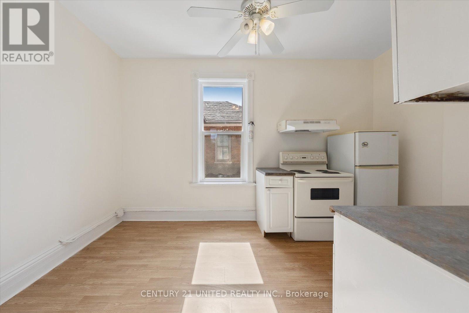 187 Stewart Street, Peterborough Central (South), Ontario  K9J 3M4 - Photo 34 - X12256078