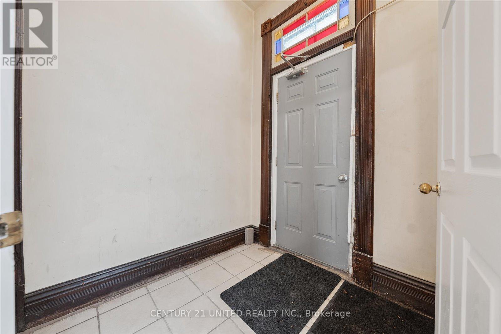 187 Stewart Street, Peterborough Central (South), Ontario  K9J 3M4 - Photo 6 - X12256078