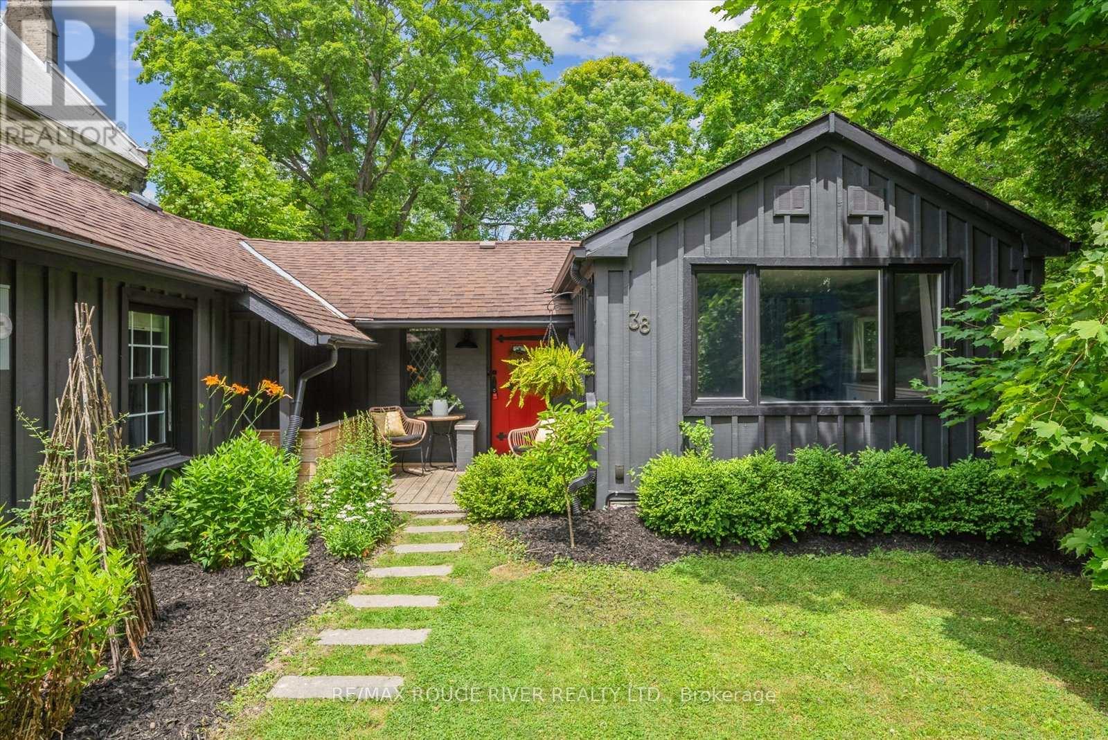 38 King Street W, Cavan Monaghan (Millbrook Village), Ontario  L0A 1G0 - Photo 3 - X12256088