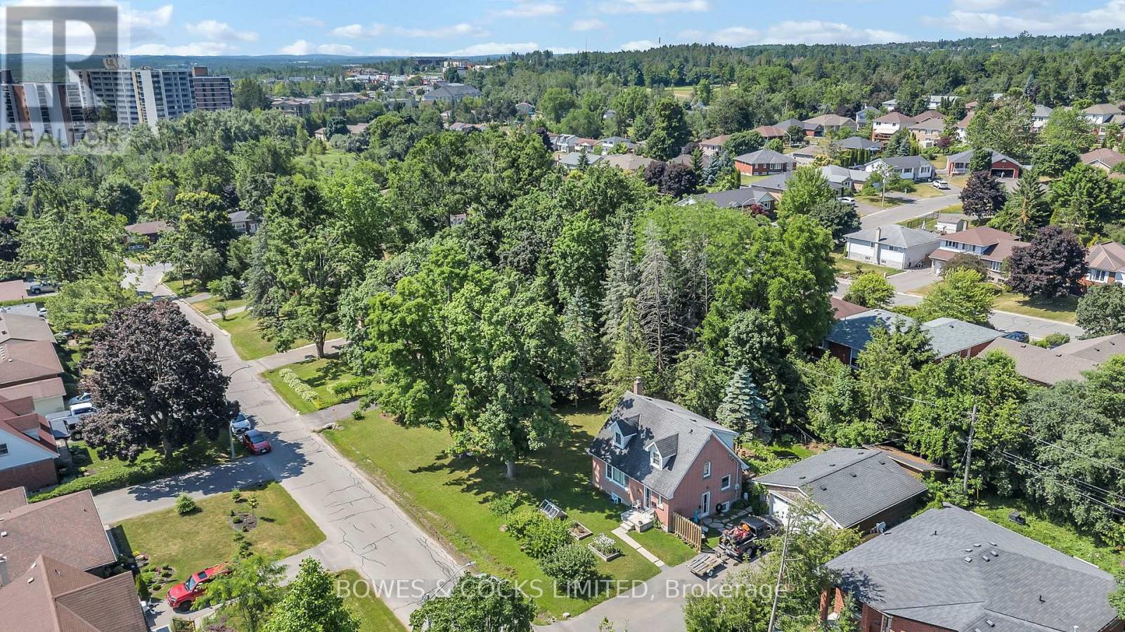 125 Greenhill Drive, Peterborough West (Central), Ontario  K9J 6E2 - Photo 4 - X12256393