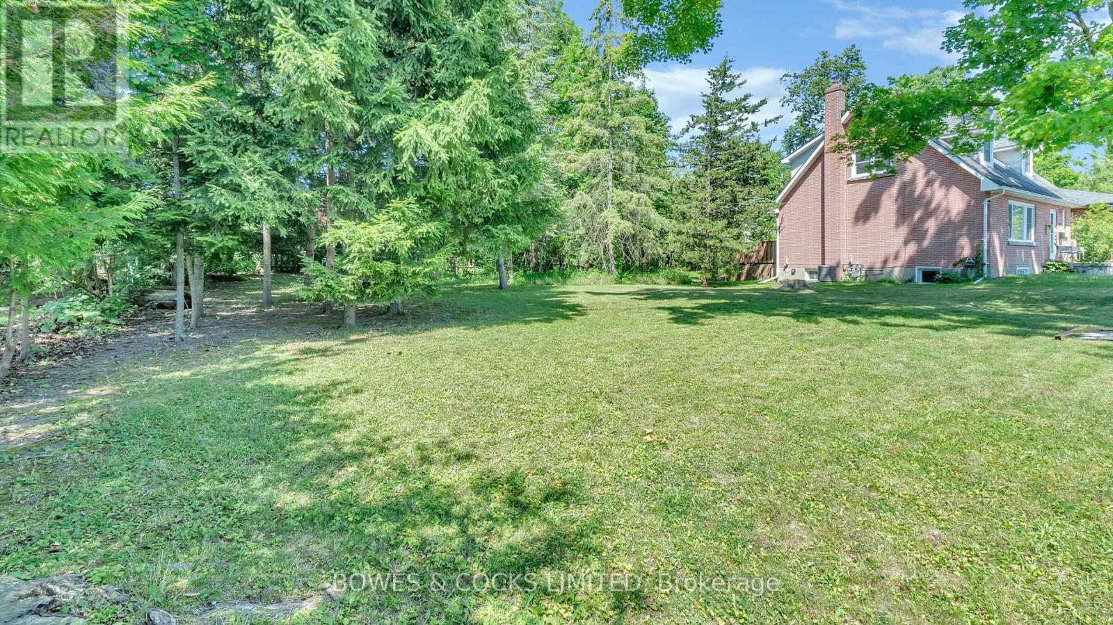 125 Greenhill Drive, Peterborough West (Central), Ontario  K9J 6E2 - Photo 5 - X12256393