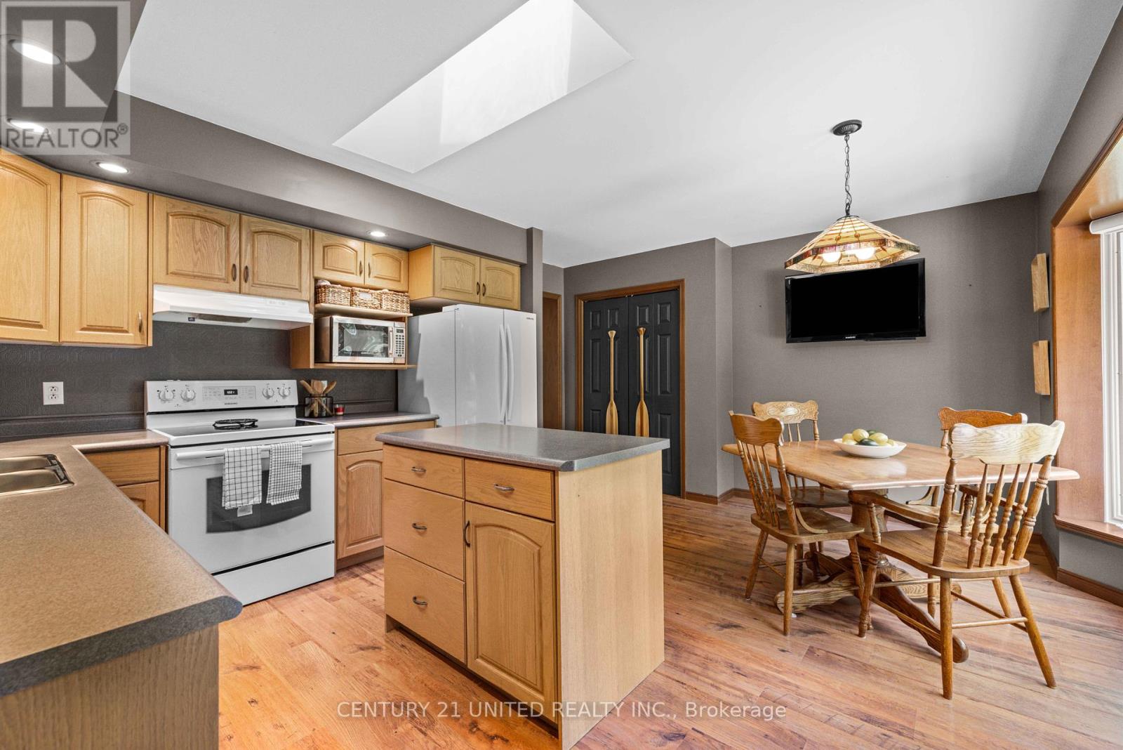2021 Camp Line Road, Douro-Dummer, Ontario  K0L 2H0 - Photo 9 - X12256499