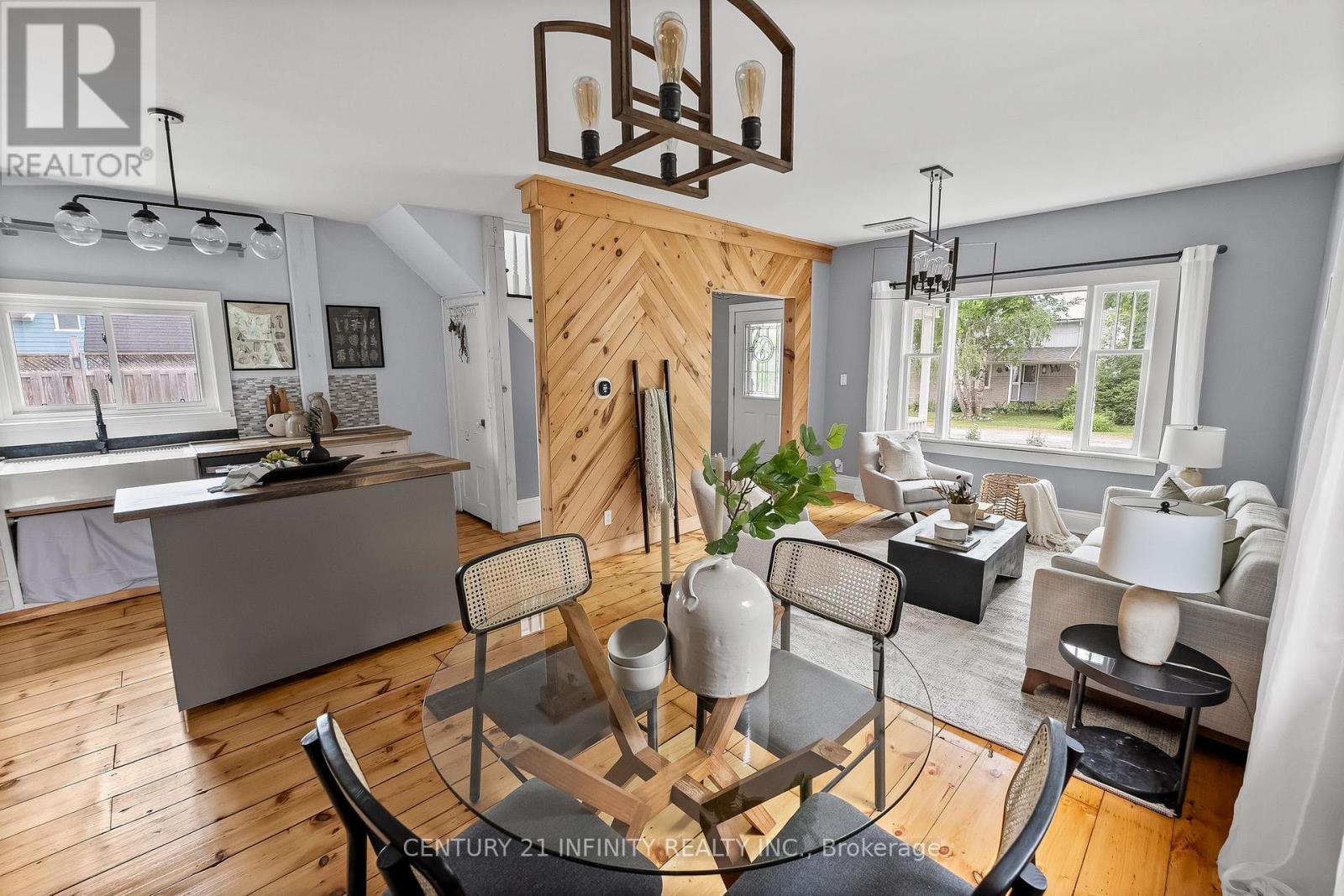 128 Glengarry Road, Kawartha Lakes (Manvers), Ontario  L0A 1A0 - Photo 14 - X12256721