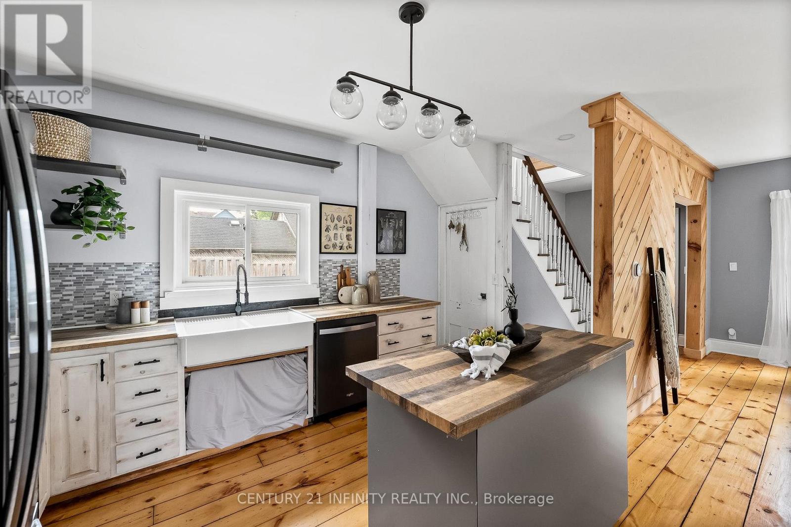 128 Glengarry Road, Kawartha Lakes (Manvers), Ontario  L0A 1A0 - Photo 18 - X12256721