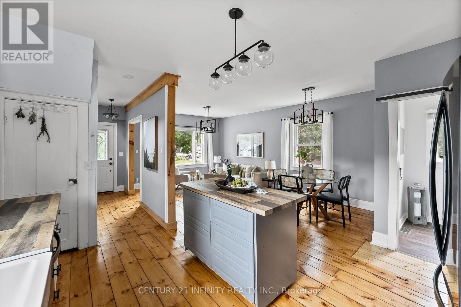 128 Glengarry Road, Kawartha Lakes (Manvers), Ontario  L0A 1A0 - Photo 19 - X12256721