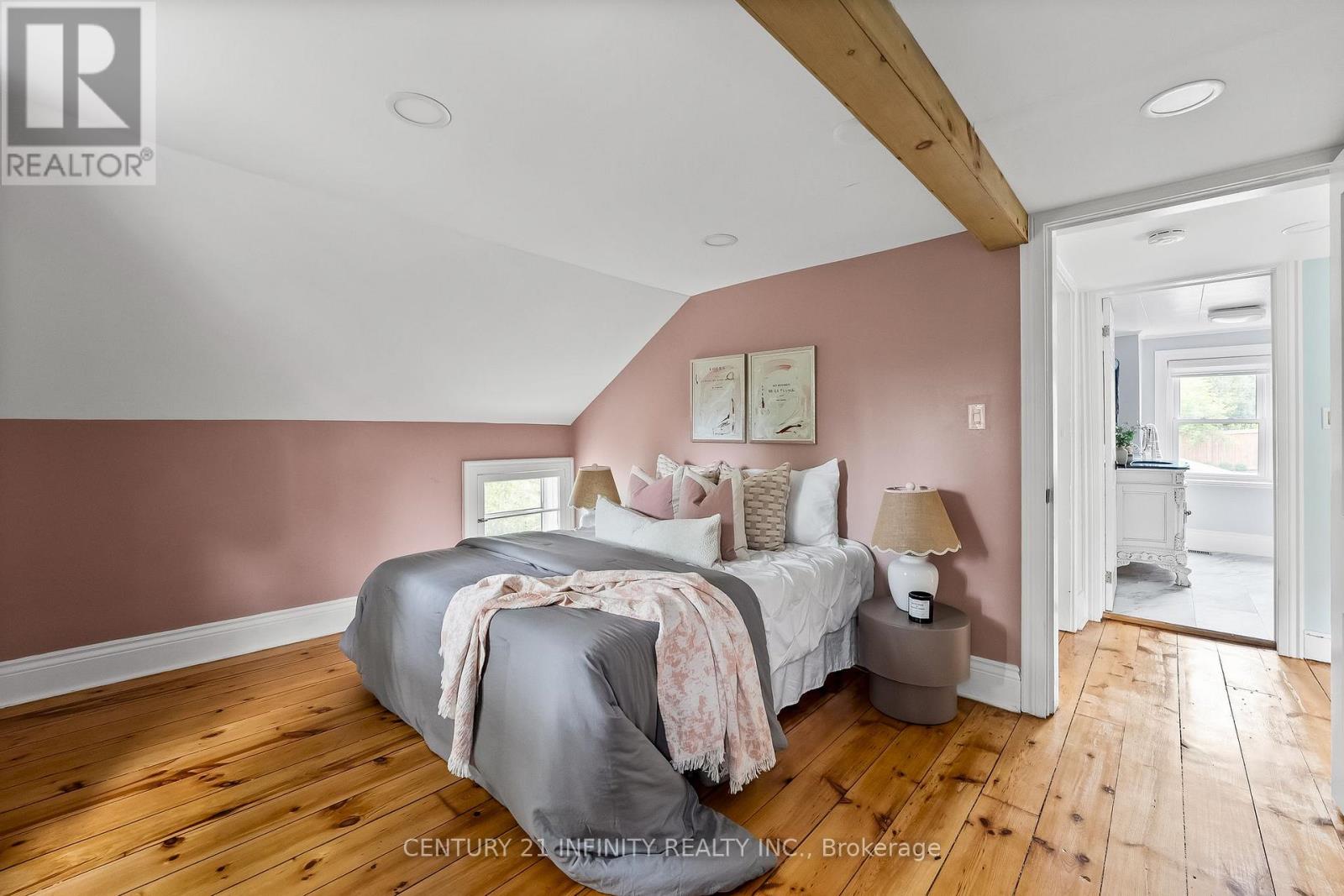 128 Glengarry Road, Kawartha Lakes (Manvers), Ontario  L0A 1A0 - Photo 30 - X12256721