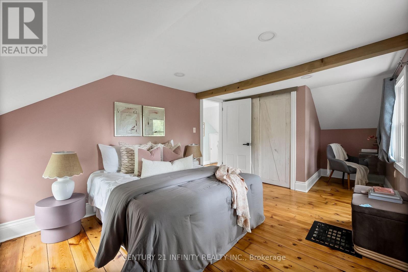 128 Glengarry Road, Kawartha Lakes (Manvers), Ontario  L0A 1A0 - Photo 31 - X12256721