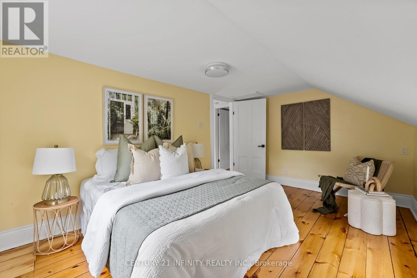 128 Glengarry Road, Kawartha Lakes (Manvers), Ontario  L0A 1A0 - Photo 33 - X12256721