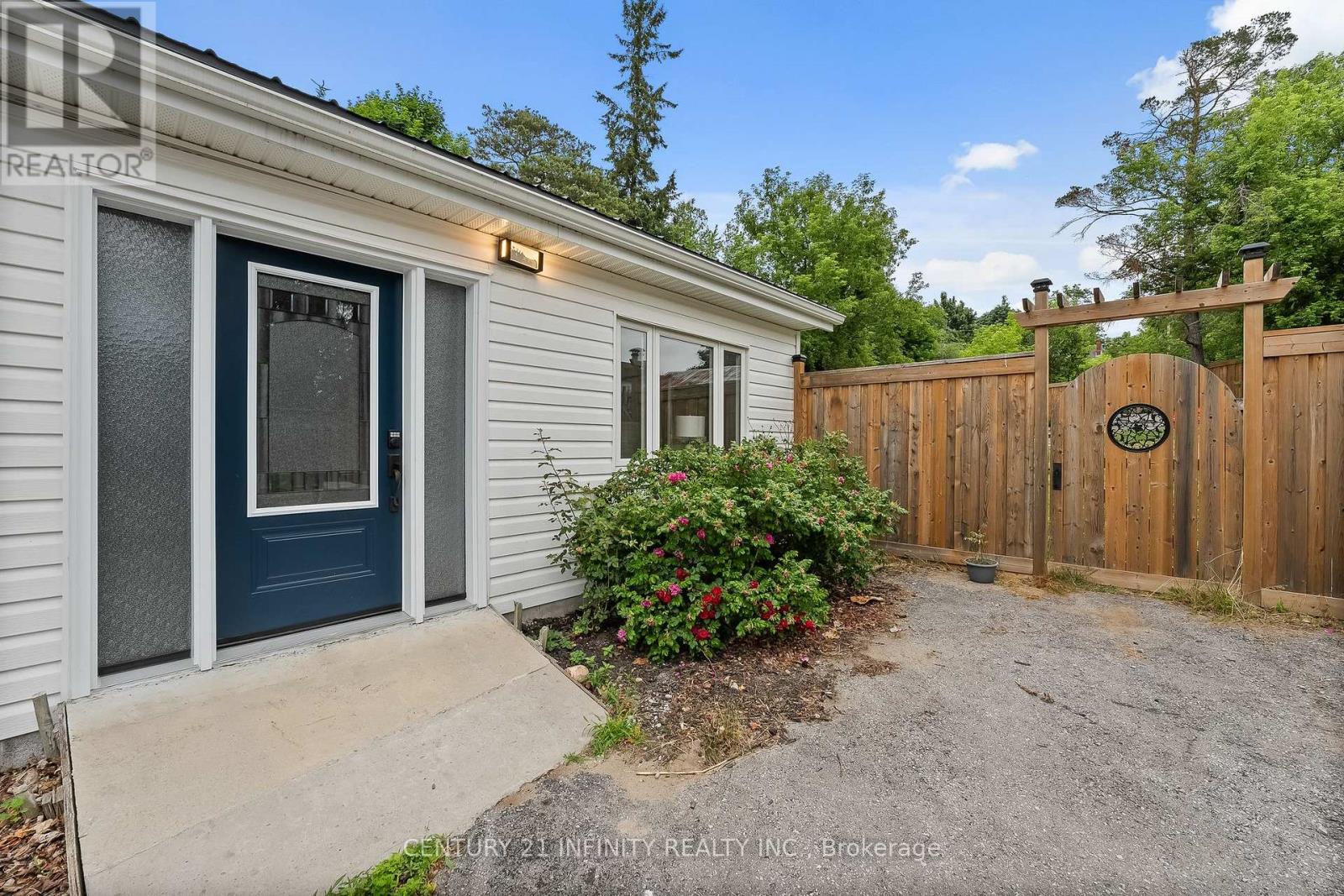 128 Glengarry Road, Kawartha Lakes (Manvers), Ontario  L0A 1A0 - Photo 36 - X12256721