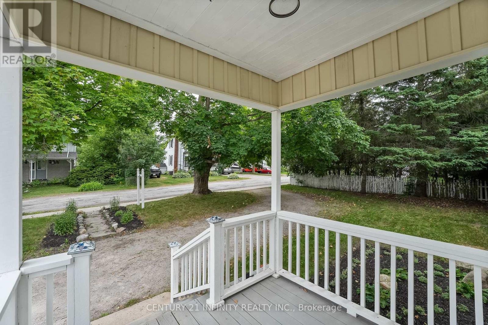 128 Glengarry Road, Kawartha Lakes (Manvers), Ontario  L0A 1A0 - Photo 6 - X12256721