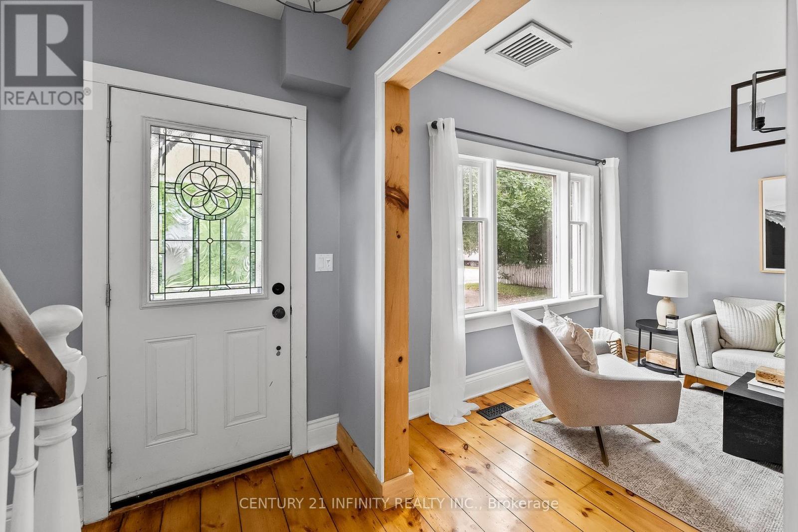 128 Glengarry Road, Kawartha Lakes (Manvers), Ontario  L0A 1A0 - Photo 7 - X12256721