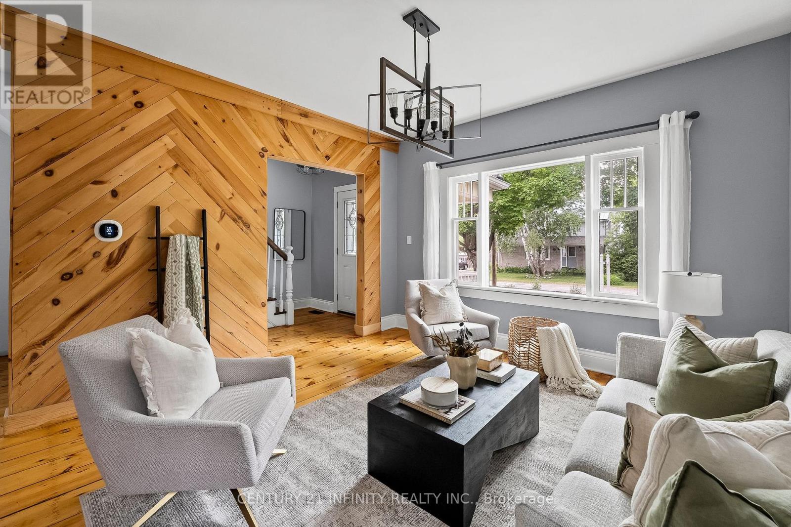 128 Glengarry Road, Kawartha Lakes (Manvers), Ontario  L0A 1A0 - Photo 8 - X12256721