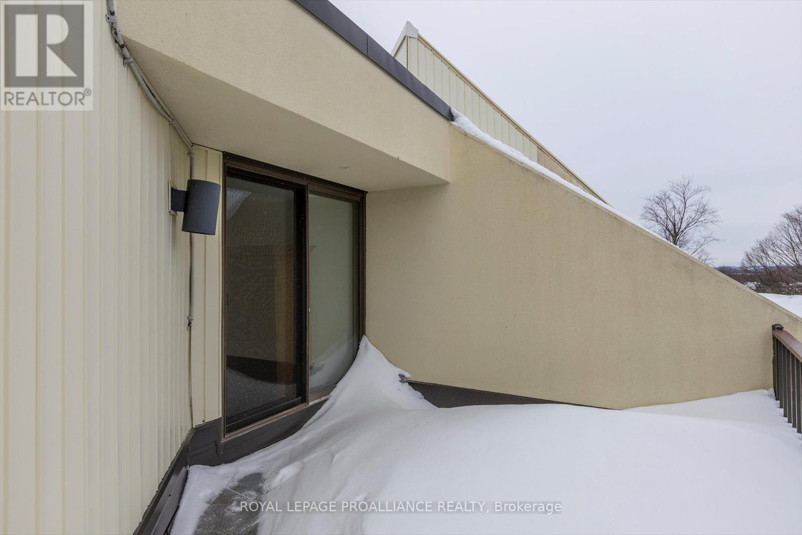 501 - 1818 Cherryhill Road, Peterborough West (Central), Ontario  K9K 1S6 - Photo 11 - X12256638