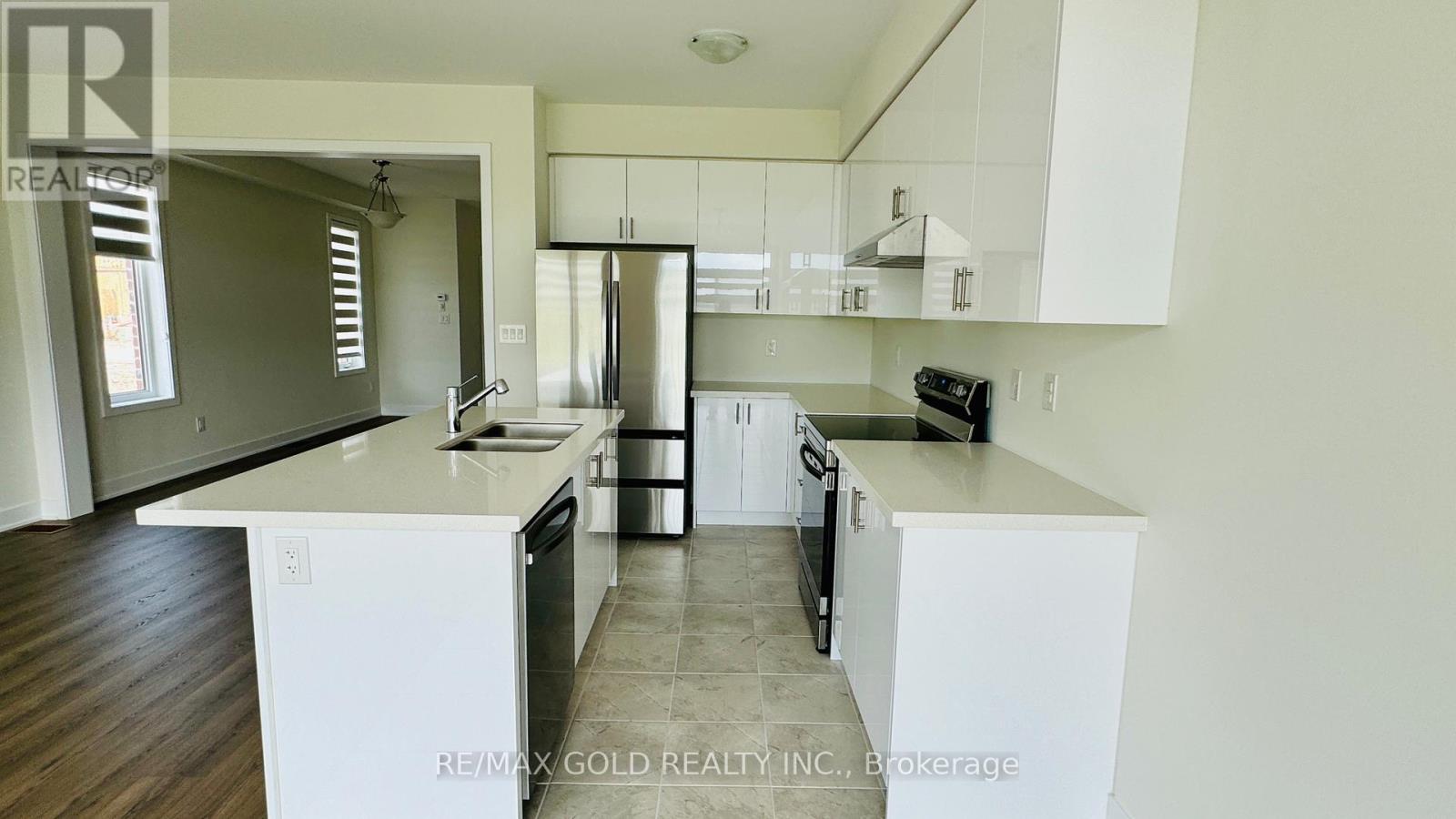 130 Pike Street, Peterborough North (North), Ontario  K9K 0J5 - Photo 11 - X12257084