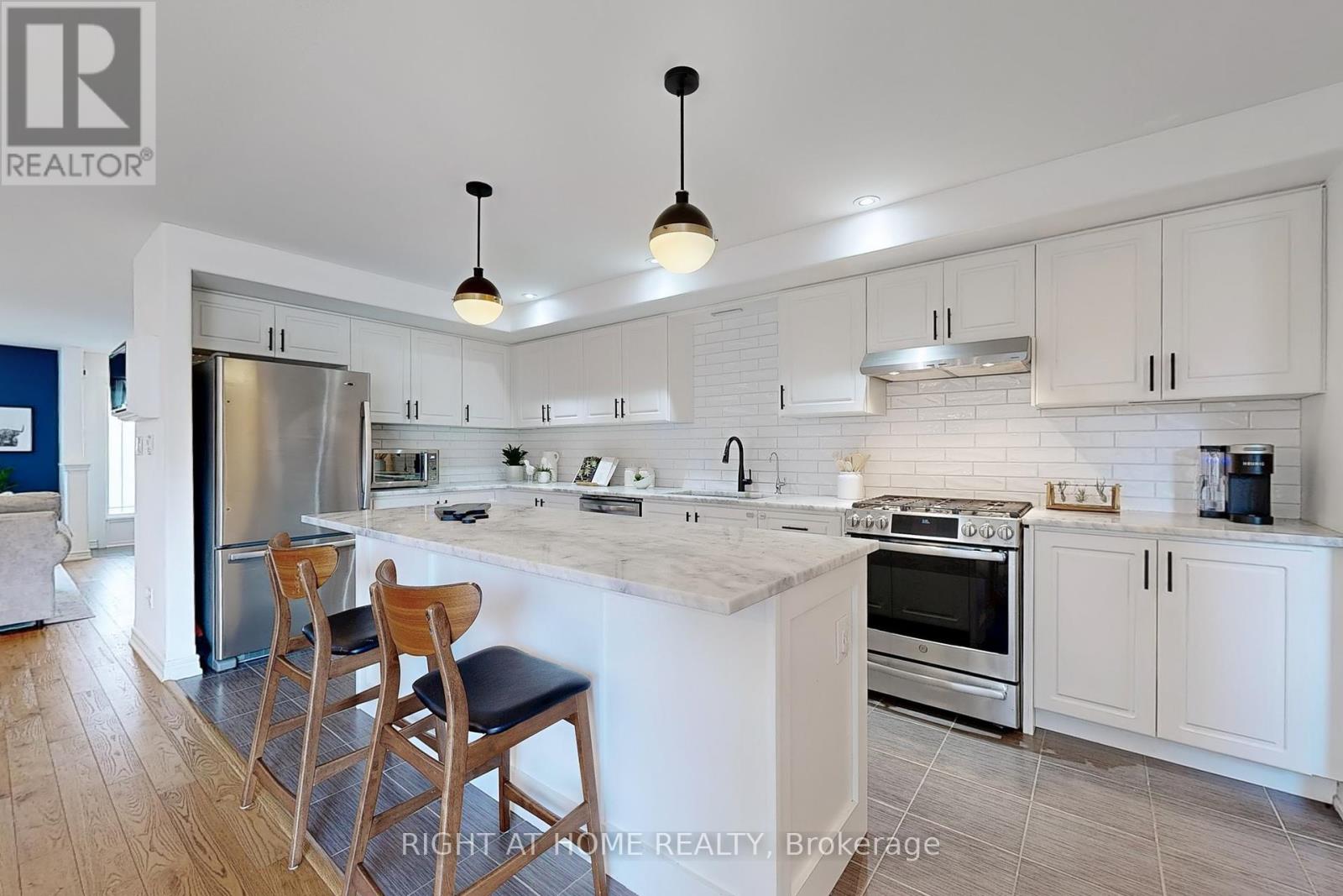 909 Broadway Boulevard, Peterborough North (North), Ontario  K9H 0J1 - Photo 14 - X12257484
