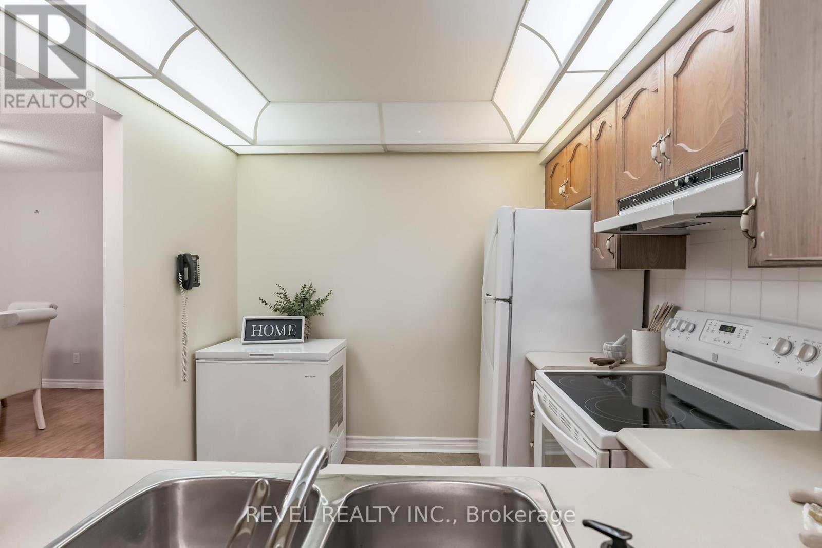 308 - 4 Heritage Way, Kawartha Lakes (Lindsay), Ontario  K9V 5Z2 - Photo 11 - X12258298
