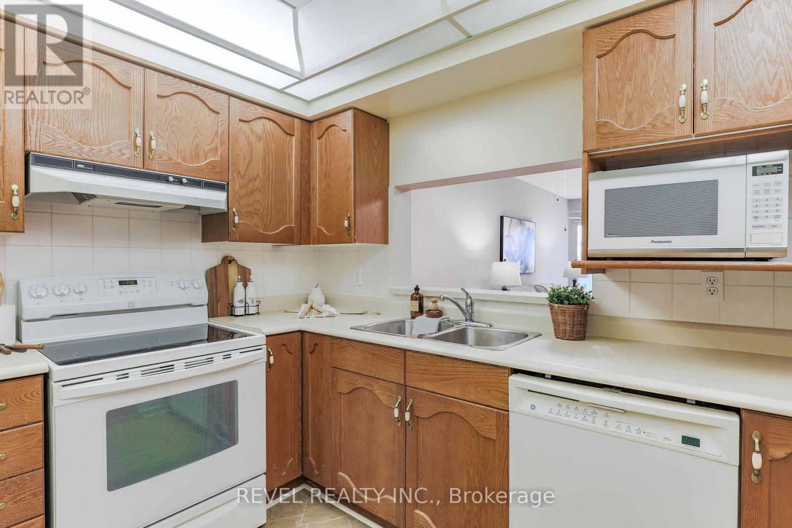 308 - 4 Heritage Way, Kawartha Lakes (Lindsay), Ontario  K9V 5Z2 - Photo 8 - X12258298