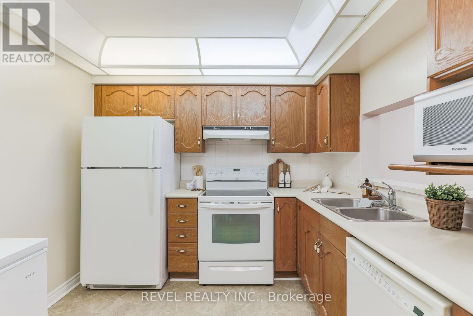 308 - 4 Heritage Way, Kawartha Lakes (Lindsay), Ontario  K9V 5Z2 - Photo 9 - X12258298