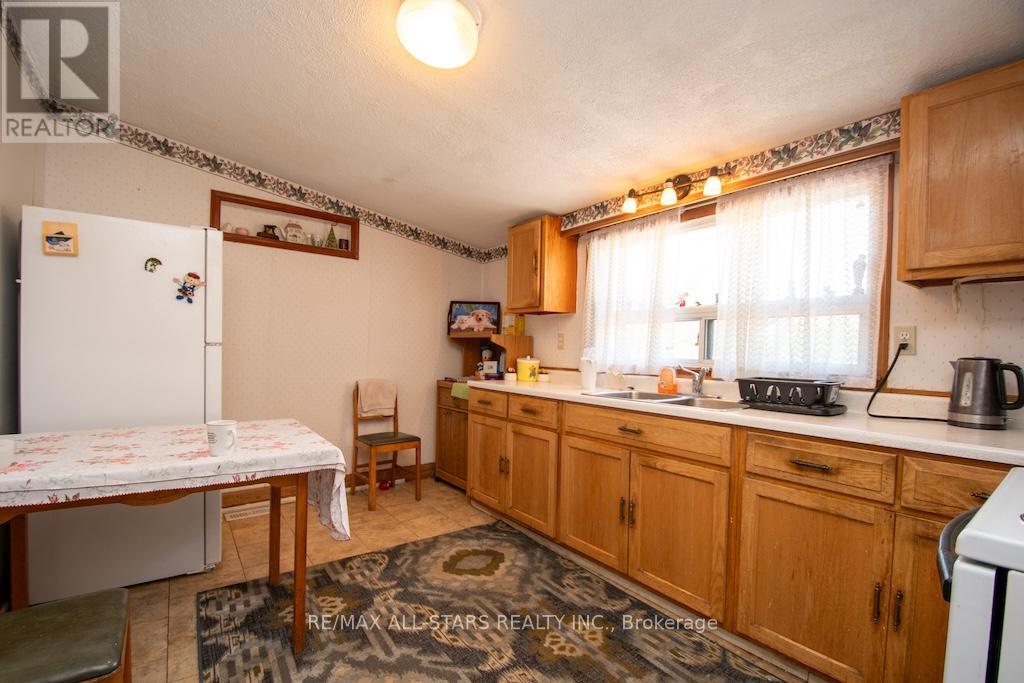 68 Charlore Park Drive, Kawartha Lakes (Emily), Ontario  K0L 2W0 - Photo 11 - X12258503