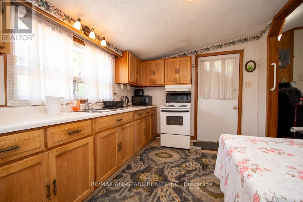 68 Charlore Park Drive, Kawartha Lakes (Emily), Ontario  K0L 2W0 - Photo 12 - X12258503