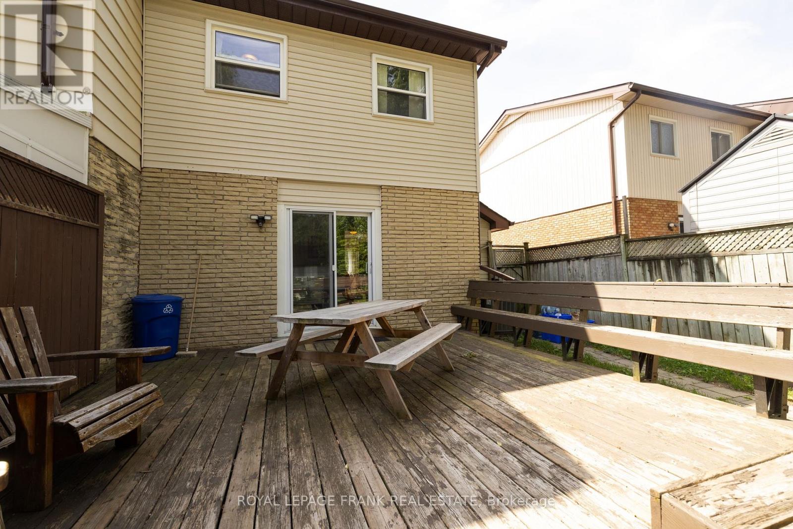 872 Chamberlain Street, Peterborough Central (South), Ontario  K9J 4M7 - Photo 23 - X12258528