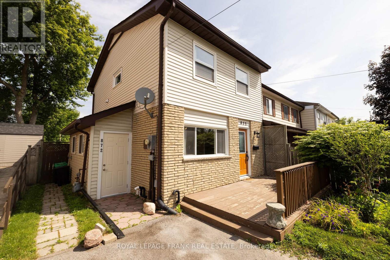 872 Chamberlain Street, Peterborough Central (South), Ontario  K9J 4M7 - Photo 3 - X12258528