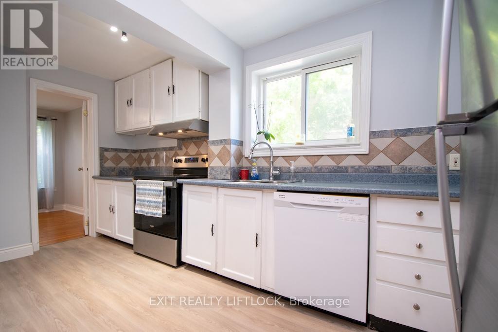210 Dublin Street, Peterborough Central (North), Ontario  K9H 3B7 - Photo 11 - X12258551
